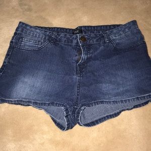 F&F jean shorts.